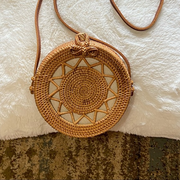 Round Straw Crossbody Bag - Rattan - Picture 2 of 5